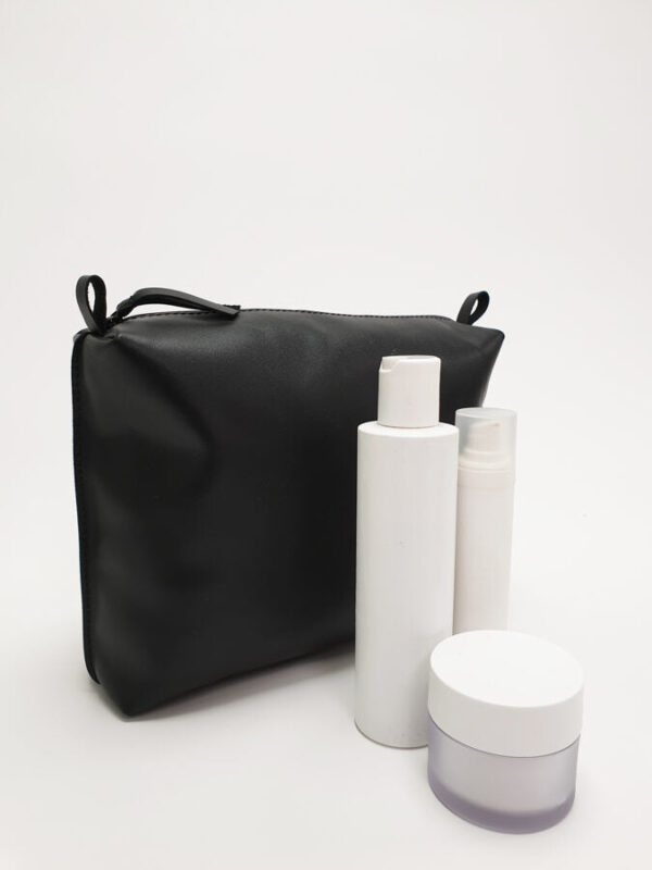 Trousse de maquillage en cuir noire grande taille