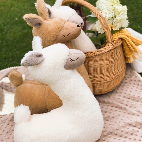 Coussin doux en forme d’alpaga – Teinte crème – Image 6