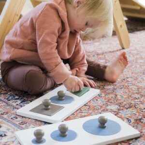 Puzzle de formes en bois – Montessori, solides géométriques