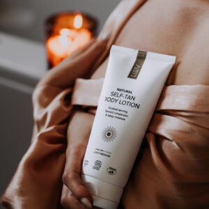 Lait autobronzant corps teinte claire/moyenne COSMOS 200 ml