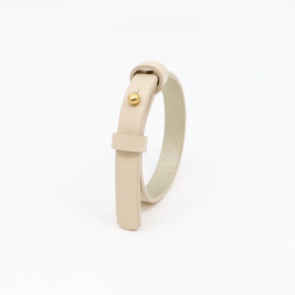 Bracelet en cuir avec fermoir en laiton - Ivoire – Image 4