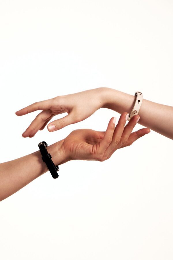 Bracelet en cuir avec fermoir en laiton - Ivoire