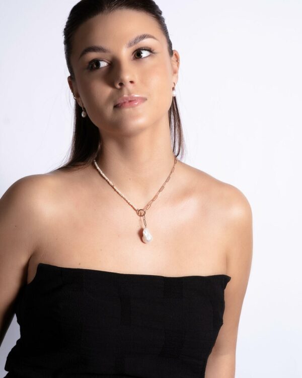 Collier ras du cou en nacre